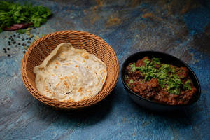 3 Porotta + Beef Curry 250 Ml