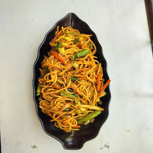 Veg Tripple Noodles Regular