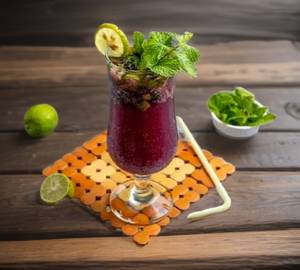 Kala khatta mojito
