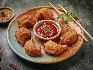 Chicken Kurkure Momos (6 Pcs.)