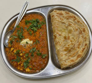 Anda Bhurji Curry + Paratha (4 piece)