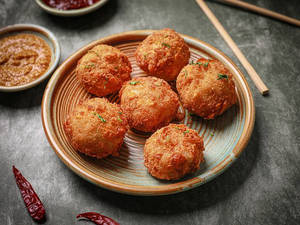 Veg Kurkure Momos (6 Pcs.)