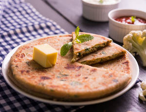 Paneer Paratha (2 Pcs)