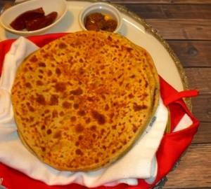 Aloo Payaaz Paratha