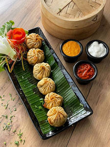 Veg Fried Momos (6 Pcs.)