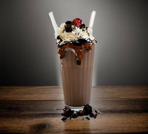 Black Forrest Choc Icecream Shake [70% Dark Choc,Choc Brownies,Cherries,Hersheys Chock Syrup]