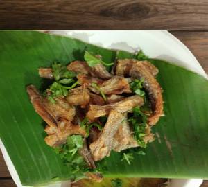 Tallele bombil + Phulka roti (2 pieces)