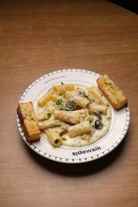 Grandmamas Creamy Alfredo Pasta