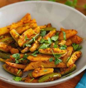 Aloo Parwal Bhujia [Serves 2]