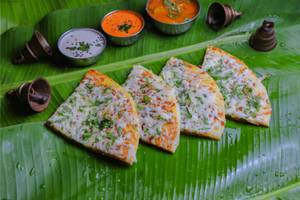 Cheese Chilli Garlic Uttapam