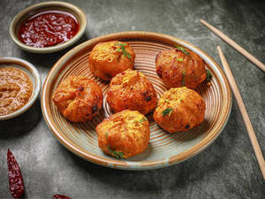 Veg Tandoori Achari Momos (6 Pcs.)
