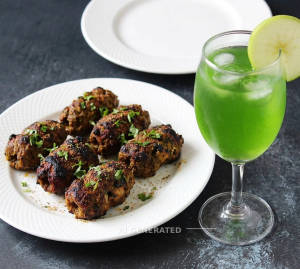 Special Chicken kabab 6 pieces + Newton Pipin Mocktail [Green Apple]