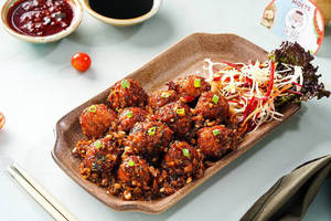 Veg Manchurian (dry) (12 Pcs)