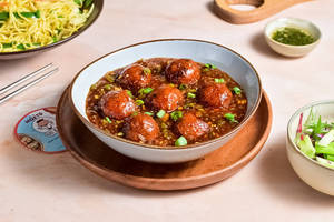 Vegetable Manchurian (gravy)