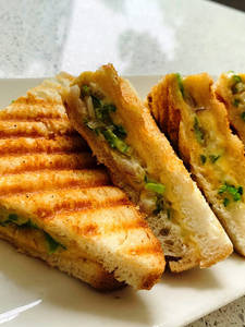 Cheese Onion Capsicum Grilled