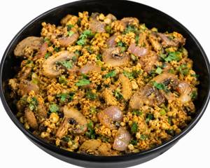 Khumb Hara Pyaz Bhurji