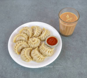 Steamed momos + Adarak tea