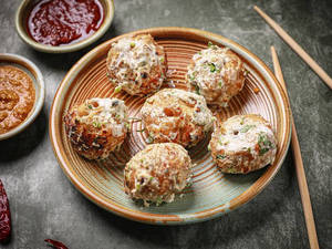 Veg Afghani Momos (6 Pcs.)