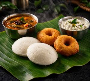 Idli [2 Pieces] with Vada [2 Pieces]
