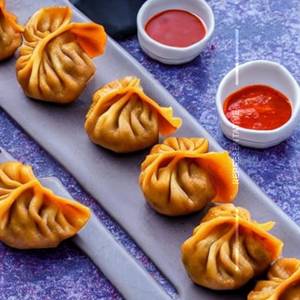 Steam Chicken Makhani Cheese Momos