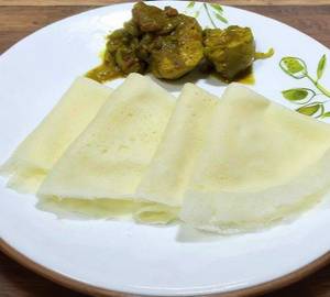 3 Ari Pathiri + Egg Curry