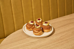 Pistachio & Raspberry Choux