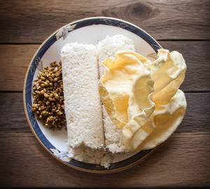 Puttu + Payar + Papadam