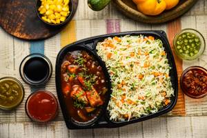 Hakka Fried Rice With Chilli Paneer