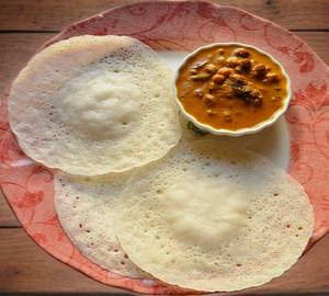 3 Appam + Kadala curry