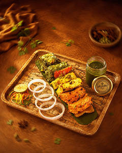 Lucknowi Paneer Tikka (6 Pcs)