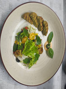 Mediterranean Falafel Farmer Salad