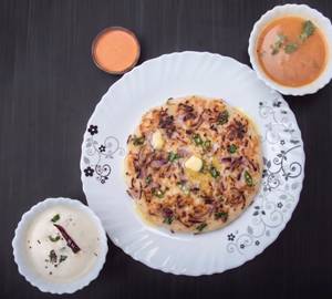 Butter Cheese Onion Uttapam