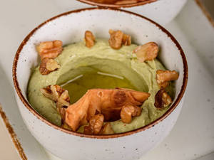 Basil Hummus