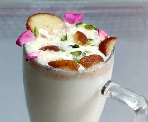 Gulab Jamoon Milk Shak