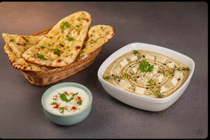Paneer Kali Mirch With 4 Butter Naan