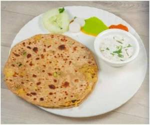 Gobi Paratha With Curd       