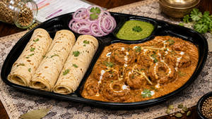 Gravy Chaap With 3 Roomali Roti