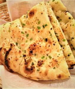 Garlic Butter Naan (1 Pc)
