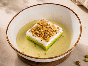 Pistachio Milkcake