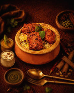 Lucknowi Paneer Tikka Biryani