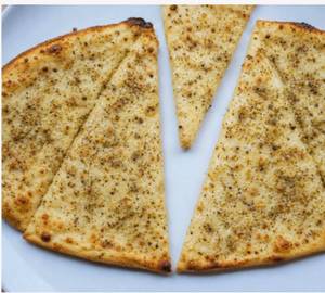 Cheesy garlic pizza