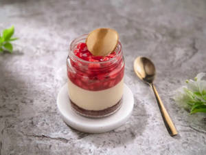 Cheese Cake with Apple Berry Compote