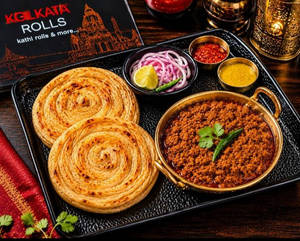 Chicken Bhuna With 2 Lachha Paratha