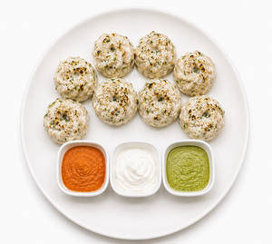 Afghani Veg Momos (8 Pieces)