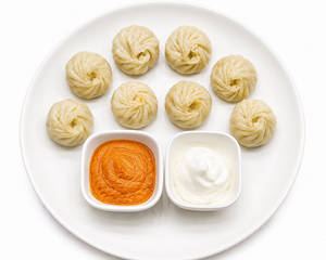 Veg Steamed Momos (8 Pieces)