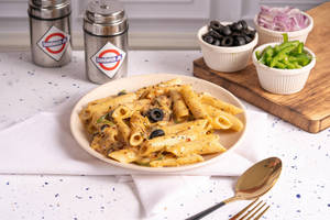White Sauce Pasta