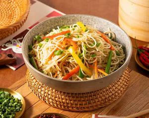 Veg Hakka Noodles