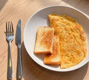 Chicken And Cheese Omelette
