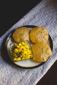 Puri Bhaji(5 Pcs)