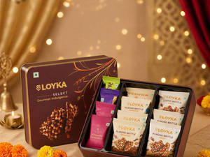 Loyka Majestic Maroon Gift Box